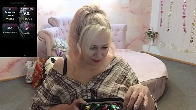 Penelope Pinky online show from April 14, 2026, 11:15 am