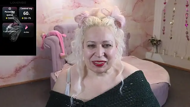 Snapshot of Penelope_Pinky chatting on April 30, 2026, 12:45 pm Penelope Pinky online show from April 30, 2026, 12:45 pm