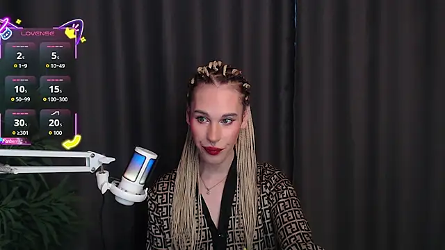 Snapshot of Cassie_Bae chatting on December 18, 2025, 7:46 am Cassie Bae online show from December 18, 2025, 7:46 am