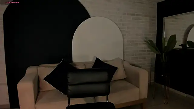 FernandaX1 online show from November 17, 2025, 10:52 am