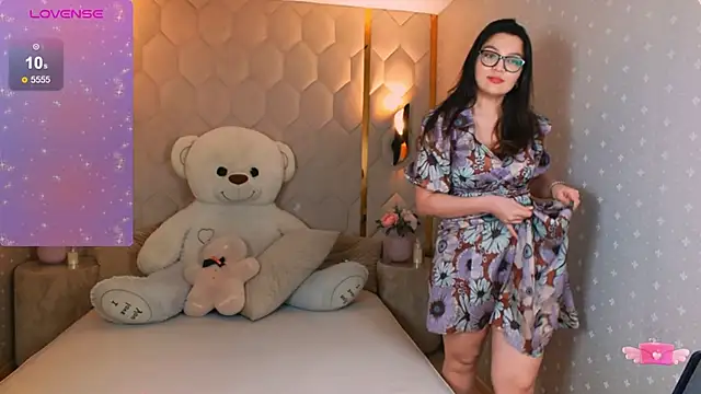 ZarifaBev online show from February 6, 2025, 6:24 pm