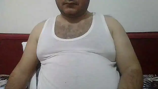 UrfavSlaveBitch online show from April 16, 2026, 10:23 pm