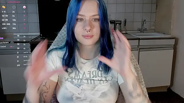 Snapshot of tender_kiitty chatting on September 14, 2025, 2:50 pm tender kiitty online show from September 14, 2025, 2:50 pm