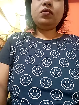 sunita-doll online show from November 19, 2025, 1:27 am