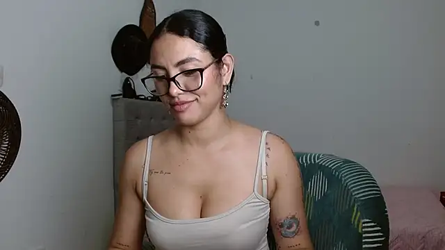 Sexy Lia  online show from March 17, 2026, 2:58 am