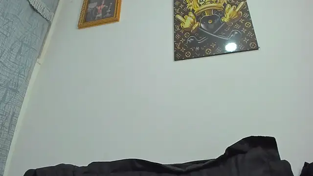 vincent carusso94 online show from February 28, 2025, 1:05 am