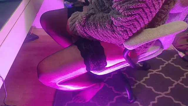 Snapshot of dirtynylonboy33 chatting on January 11, 2026, 8:38 pm dirtynylonboy33 online show from January 11, 2026, 8:38 pm