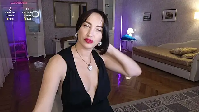 AnneHaddaway online show from November 30, 2025, 6:52 pm