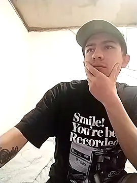 Snapshot of Fetichetanga chatting on February 15, 2025, 9:39 pm Fetichetanga online show from February 15, 2025, 9:39 pm