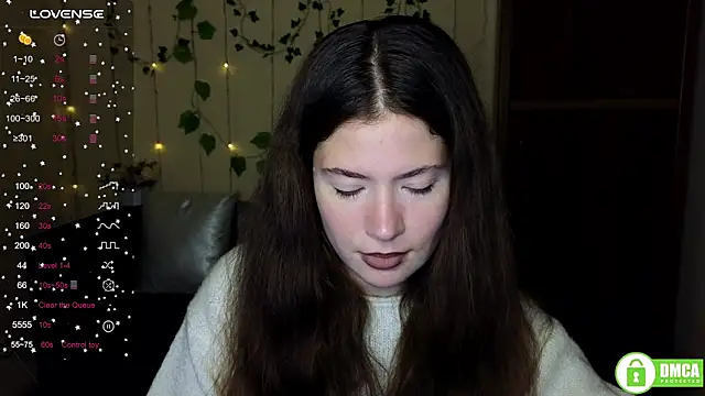 Snapshot of Alicia_redfollow chatting on November 27, 2025, 12:27 pm Alicia redfollow online show from November 27, 2025, 12:27 pm