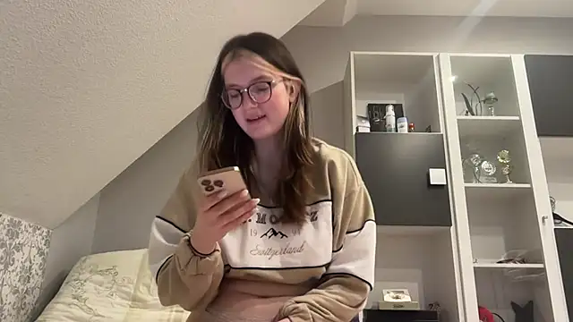 NikaCyberslut online show from December 25, 2024, 10:06 am