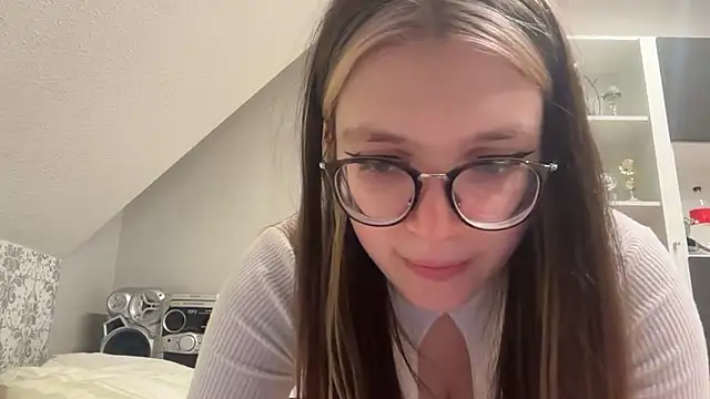 NikaCyberslut online show from December 28, 2024, 5:46 pm