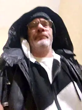 tileguyyy online show from March 17, 2026, 4:04 am