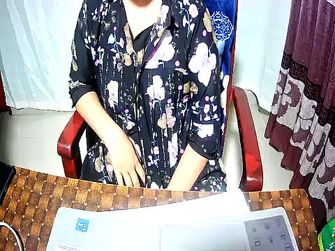 jesi-32 online show from November 28, 2025, 5:07 am