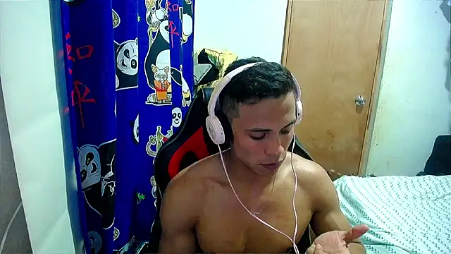 Willy Mate online show from December 26, 2024, 4:21 am