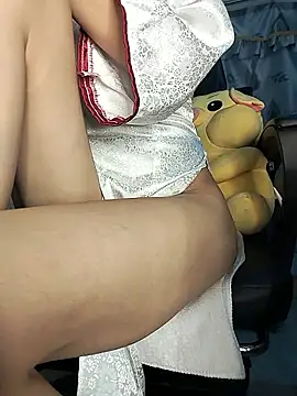 Snapshot of Lucy_limon chatting on October 12, 2025, 1:01 pm Lucy limon online show from October 12, 2025, 1:01 pm