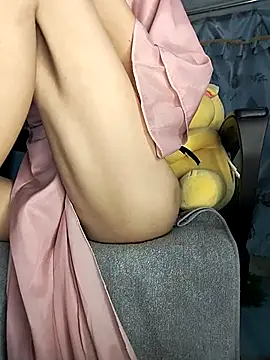 Snapshot of Lucy_limon chatting on October 7, 2025, 11:00 am Lucy limon online show from October 7, 2025, 11:00 am