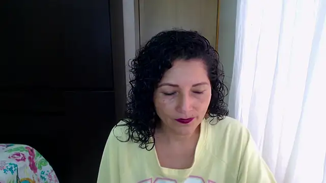 Snapshot of arianna_ros3 chatting on April 24, 2026, 7:16 pm arianna ros3 online show from April 24, 2026, 7:16 pm