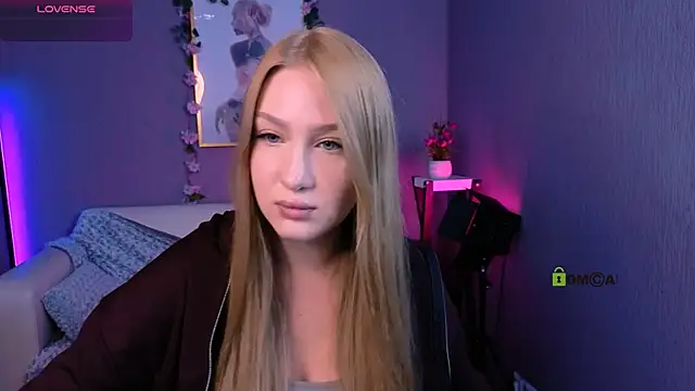 playful sophie online show from October 17, 2025, 7:26 pm