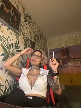 Snapshot of Lucky_Deniz chatting on December 19, 2025, 9:17 pm Lucky Deniz online show from December 19, 2025, 9:17 pm