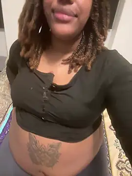 LavenderBuxton online show from February 26, 2025, 7:53 pm