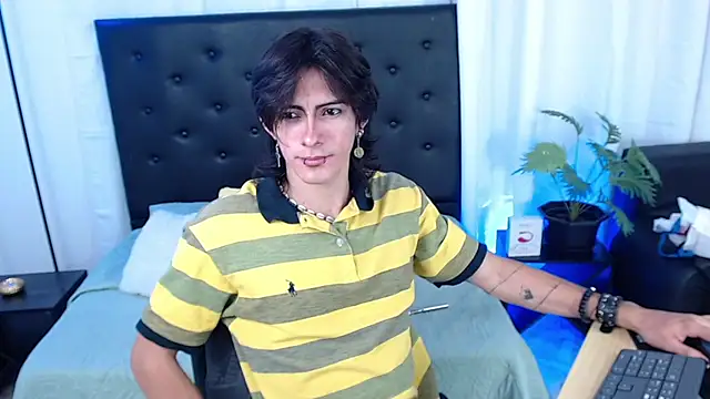 Snapshot of andreey50 chatting on November 27, 2025, 1:33 pm andreey50 online show from November 27, 2025, 1:33 pm