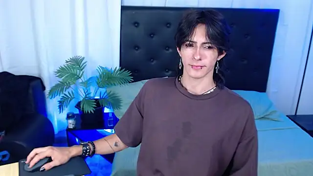 Snapshot of andreey50 chatting on November 22, 2025, 1:43 pm andreey50 online show from November 22, 2025, 1:43 pm