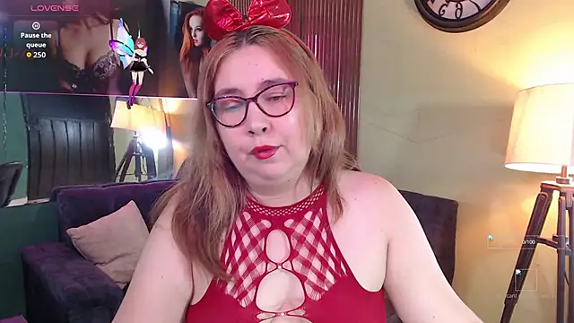 Snapshot of chloe_prg chatting on November 12, 2025, 2:54 pm chloe prg online show from November 12, 2025, 2:54 pm