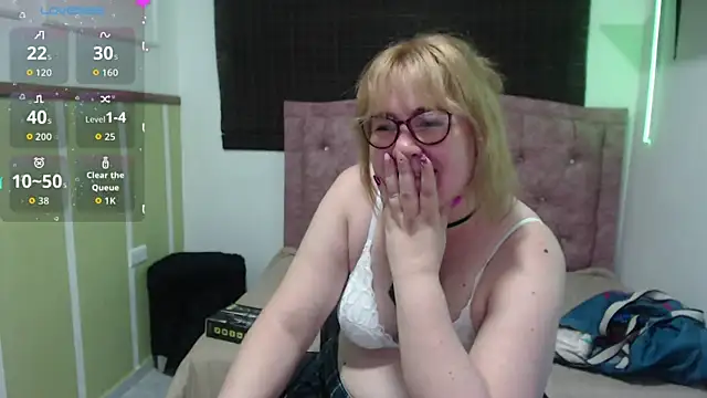 Snapshot of chloe_prg chatting on May 12, 2026, 11:22 pm chloe prg online show from May 12, 2026, 11:22 pm