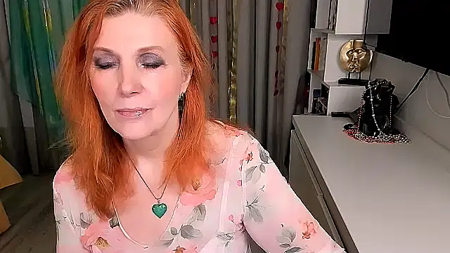 Snapshot of Fire-Fox-One chatting on February 5, 2026, 10:27 pm Fire-Fox-One online show from February 5, 2026, 10:27 pm