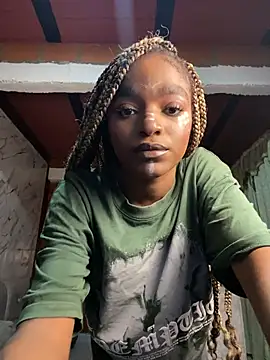 Snapshot of Zizi-campbel chatting on June 26, 2026, 1:22 am Zizi-campbel online show from June 26, 2026, 1:22 am