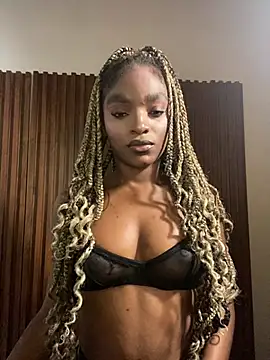 Snapshot of Zizi-campbel chatting on July 9, 2026, 8:59 am Zizi-campbel online show from July 9, 2026, 8:59 am