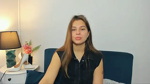 CamilaAmazing online show from September 18, 2025, 6:05 am