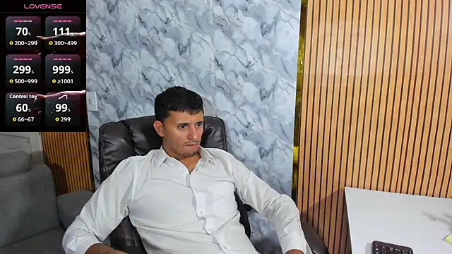 Snapshot of Hideintheoffice chatting on November 6, 2025, 3:43 am Hideintheoffice online show from November 6, 2025, 3:43 am