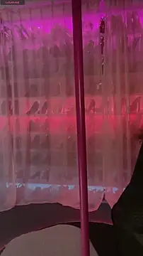 baobaomiqi linger online show from October 7, 2025, 4:41 pm