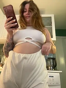 Snapshot of MayaMystic chatting on November 14, 2025, 1:04 pm MayaMystic online show from November 14, 2025, 1:04 pm