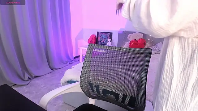 Lissa Meow  online show from March 13, 2026, 1:43 am