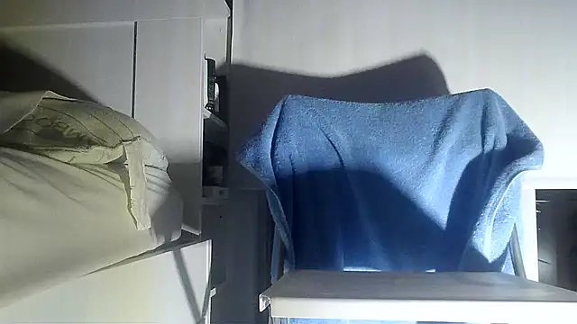 teek1234 1 online show from October 8, 2025, 4:25 am