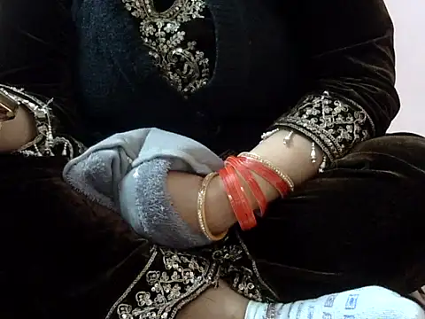 Housewife12 online show from January 8, 2026, 7:14 am