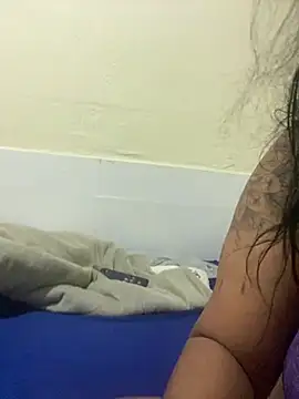 briannaa557 online show from January 3, 2025, 9:47 am