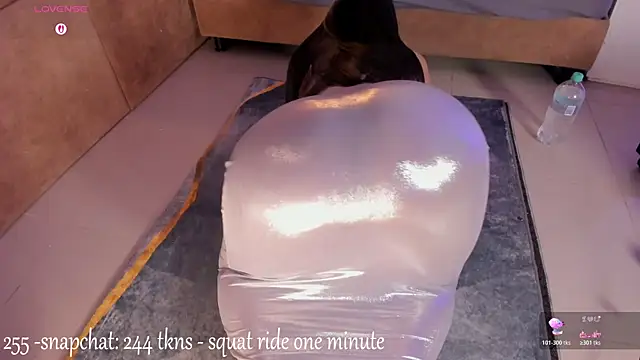 victoriaroyce1 online show from December 19, 2025, 11:56 am