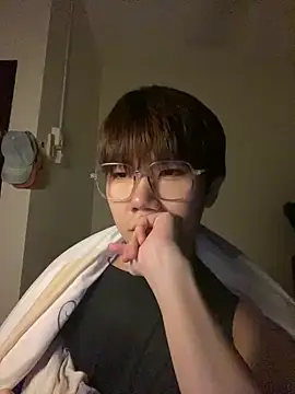 Snapshot of MrDD chatting on December 18, 2024, 2:17 pm MrDD online show from December 18, 2024, 2:17 pm