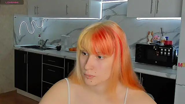 Sweet white chocolate online show from November 18, 2025, 10:07 am