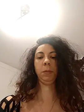 Snapshot of naughty69curls chatting on November 19, 2025, 7:14 pm naughty69curls online show from November 19, 2025, 7:14 pm