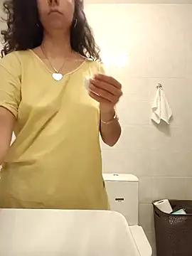 Snapshot of naughty69curls chatting on November 11, 2025, 7:41 pm naughty69curls online show from November 11, 2025, 7:41 pm