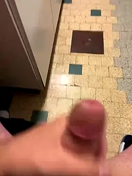 mikiss789 online show from November 11, 2025, 5:41 pm