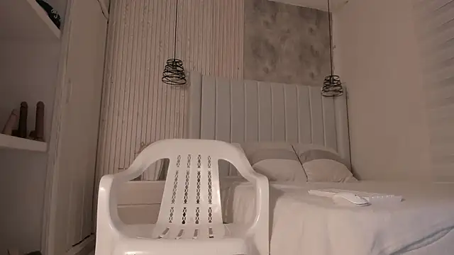  dakota a online show from October 18, 2025, 4:42 pm