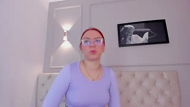 anniemartinezz online show from February 13, 2025, 12:32 pm