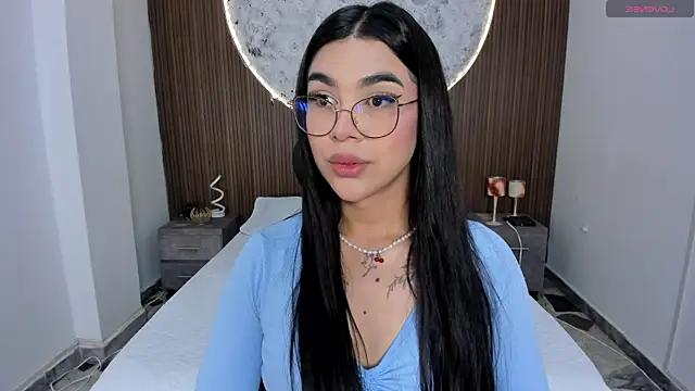 RoseCassie online show from May 18, 2026, 1:05 pm