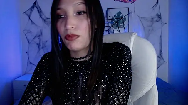 mia collens online show from October 31, 2025, 3:14 am